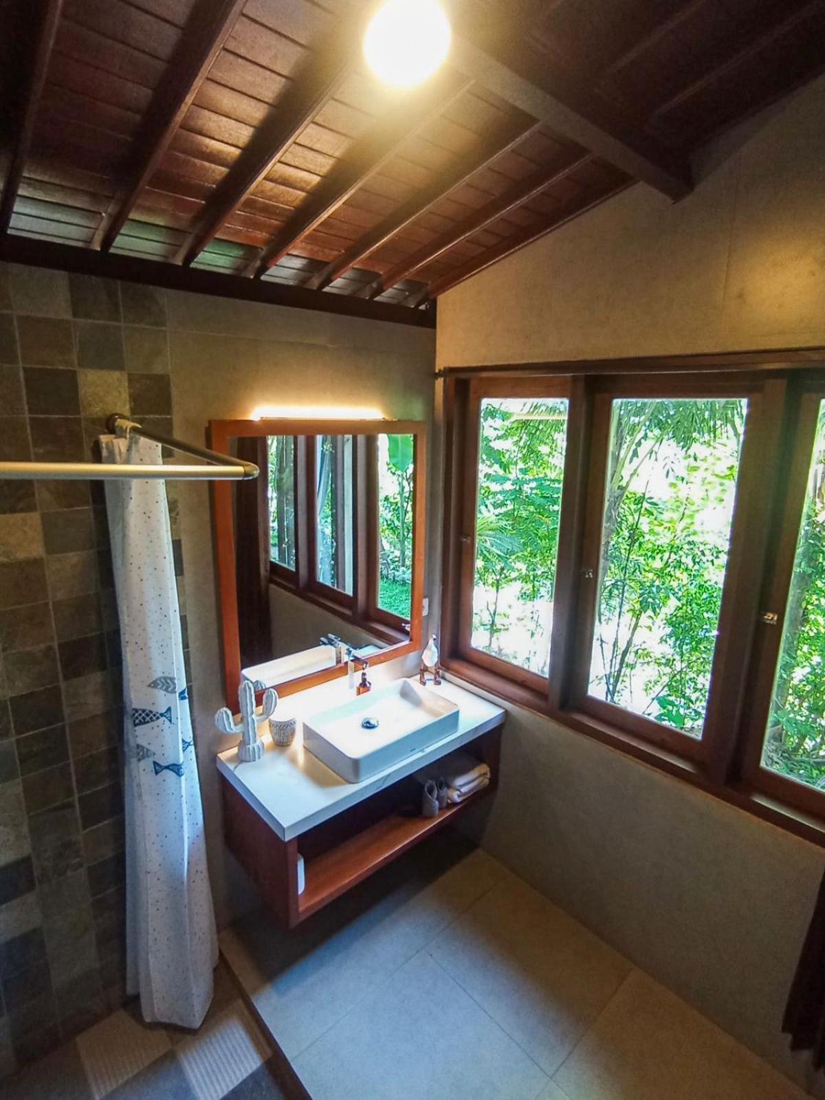 Anandinii River Lodge By Agata Sidemen  Rum bild